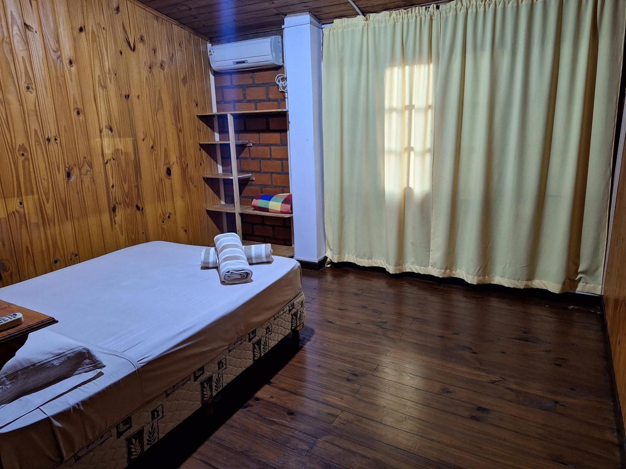 Hotel La Casona à Puerto Iguazú Chambre photo